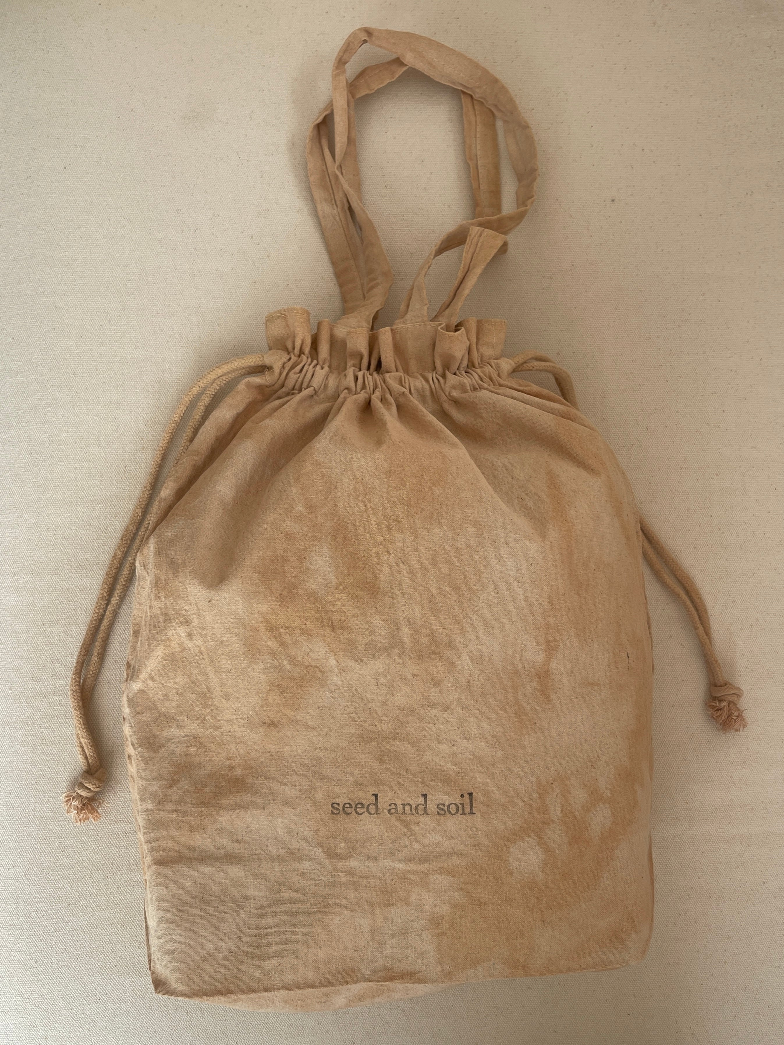 Tops – seed and soil