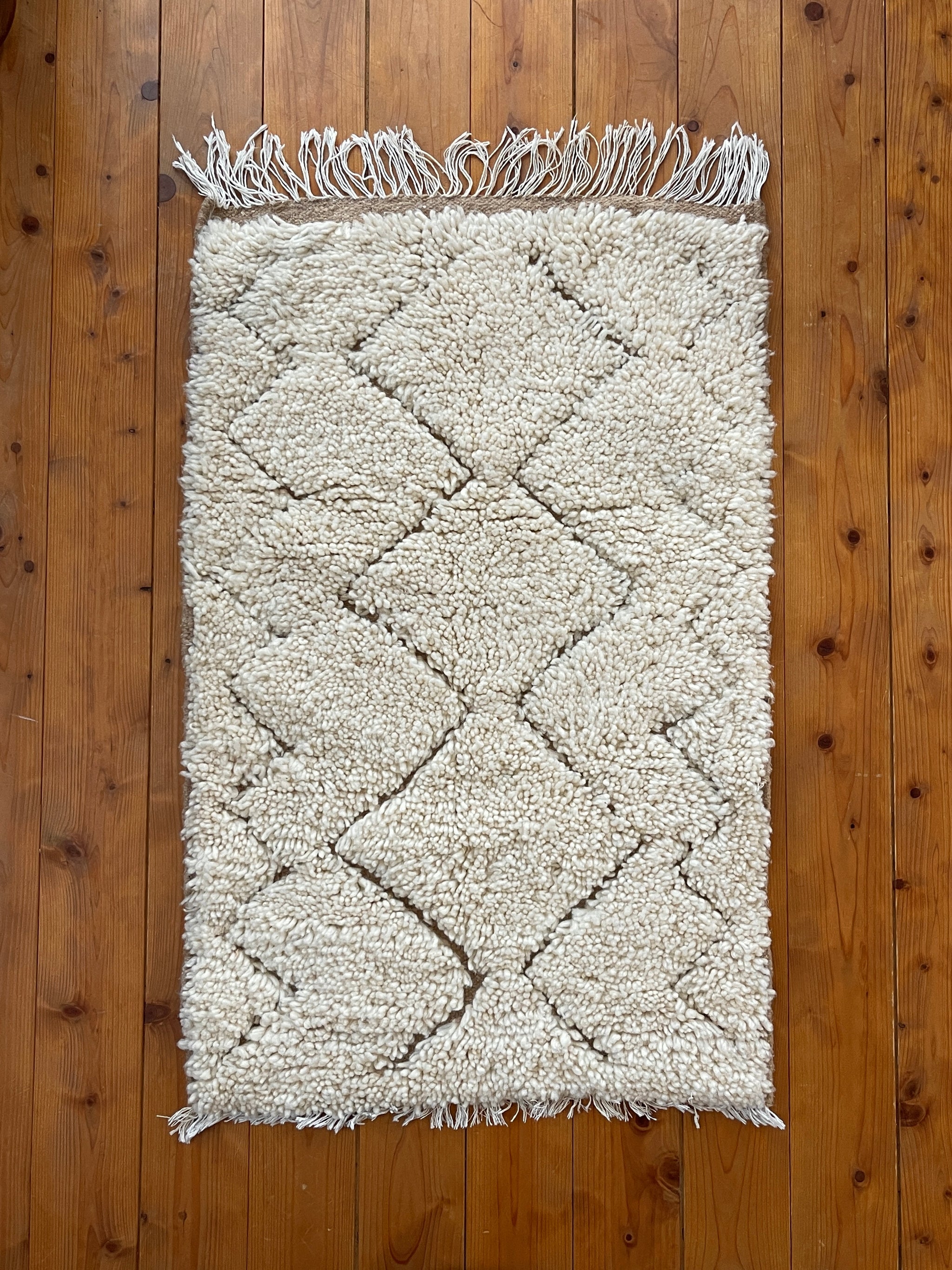 Morocco rug / C(BENI OUARAIN) – seed and soil